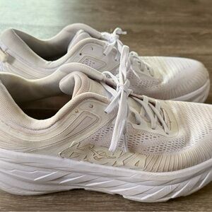 Womens HOKA Bondi 7 sneakers sz 11